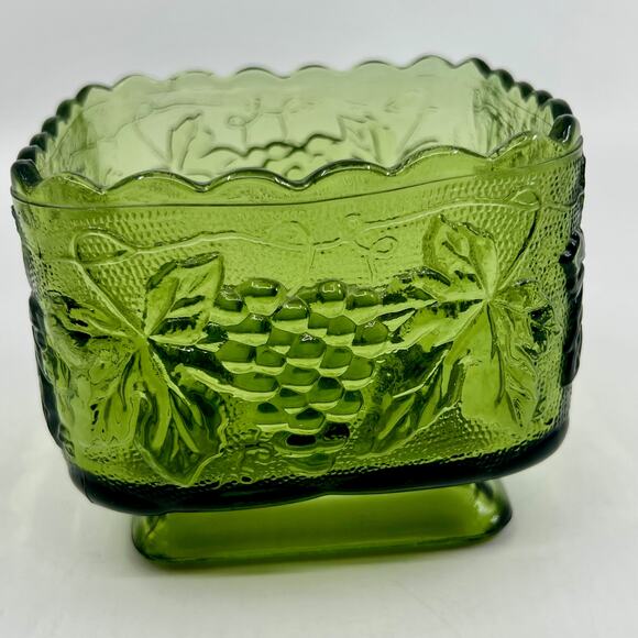 Vintage 1970's Anchor Hocking Square Green Glass Dish Bowls Grapes and Leaves - Picture 1 of 6